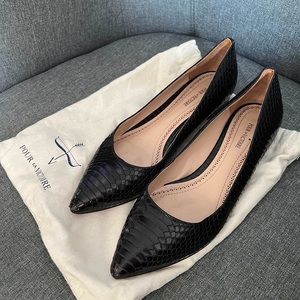 Pour la victoire Crocodile leather pointed flats